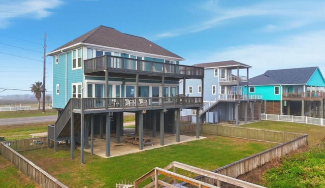 Beachfront Bliss with Views from Every Room