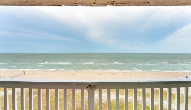 Beachfront Corpus Christi Condo w/Pool Access!