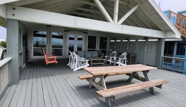 Beachfront Grand Isle Where Porch Meets Gulf | Sleeps 8