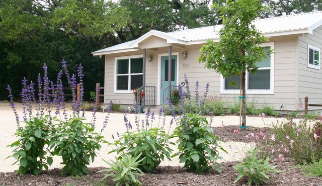 Bear Creek Cottage Exquisite Texas Retreat!