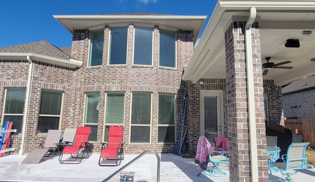 Beautiful 5 + bedroom house near Galveston with game/media room, pool & hot tub