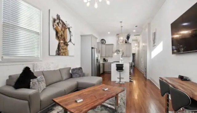 Beautiful Bayou St.John Home 2BR/1BA!