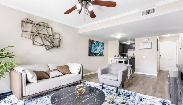 Beautiful Lakefront Condo