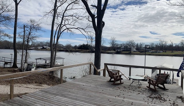 Beautiful lakeview cottage with private deck.