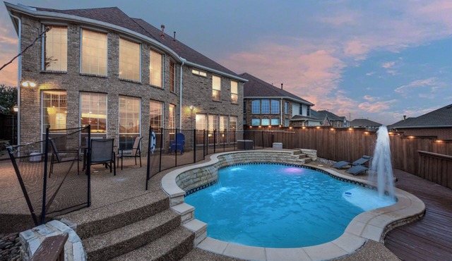 Beautiful Mansion w/Pool + Huge Gameroom
