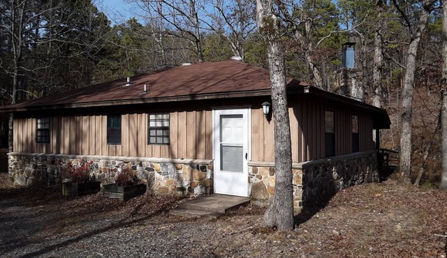 Beautiful Rustic Cabin, ATV Trails, Creek, alcohol & smoke-free environment.