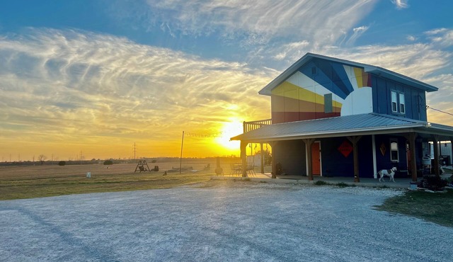Beautiful, unique ranch stay, with stellar sunsets, close to dining & music