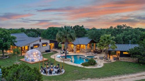 Birdie Creek Ranch - Private Golf Course Resort in Driftwood