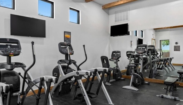 BLOCK WM Stablewood Springs 1br