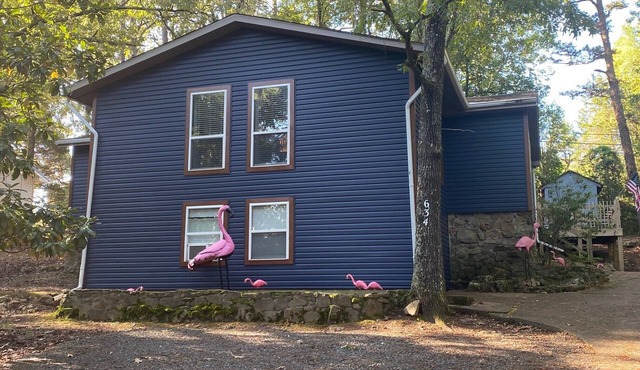 Blue Flamingo Getaway - Just outside marina entrance