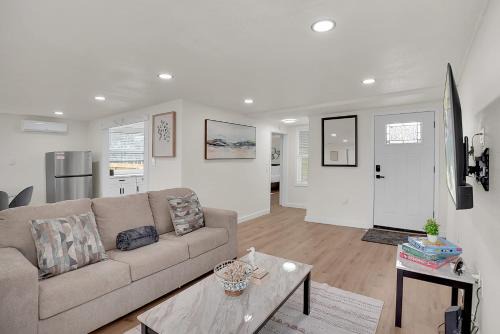 Boardwalk Bungalow Combo Stay for 9