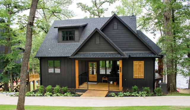 "Bobcat" Cabin is a newly built, elevated rustic home on Lake D'arbonne!