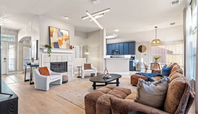 Boho Dreamscape/4BD + Game Room + Pool