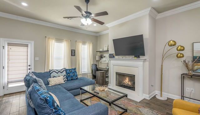 Boho Retreat! Home away from Home! Tv in Each Room