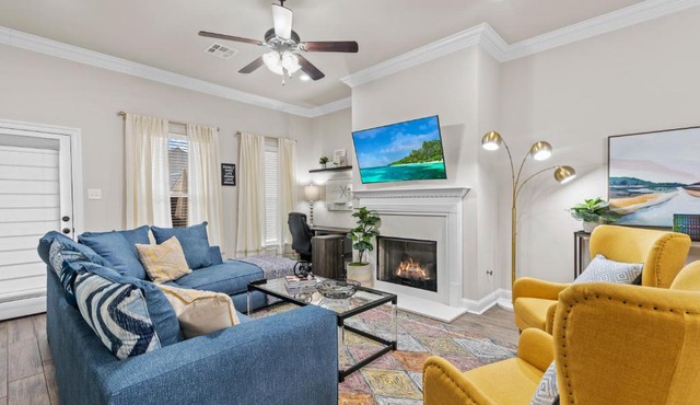 Boho Retreat! Home away from Home! Tv in Each Room