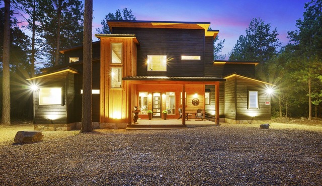 BRAND NEW! Smokey Pines | BOHO Modern + Chic Contemporary | Sleeps 12