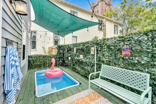 Bright home w plunge pool & arcade games