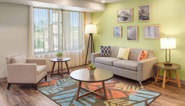 Budget-Conscious Suite Near Top Austin Spots – Full Amenities for Long Stays in Austin