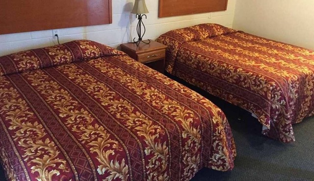 Budget-friendly Accommodation at Knights Inn Fairview! 2 Pet-friendly Units in Fairview