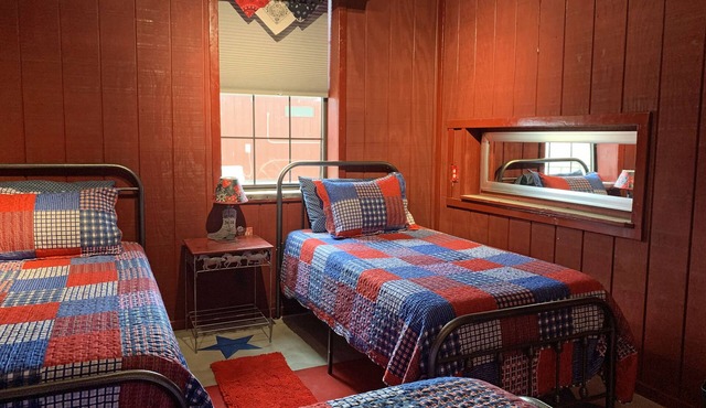 Bunkhouse Cabin The Lazy Buffalo Cache Wichita Mountains Family Reunion Kitchen