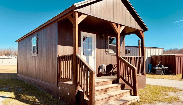 Cabin 1: Your Secluded Lakeside Escape in Bridgeport, TX