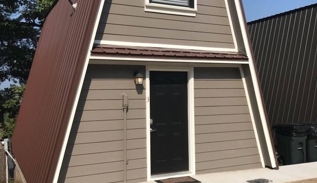 Cabin 3- Overlooks Yarborough Landing and Millwood Lake