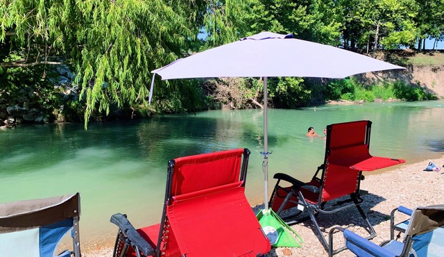 Cabin at Son's Blue River Camp! Stay here & enjoy the gorgeous San Marcos River! in Kingsbury