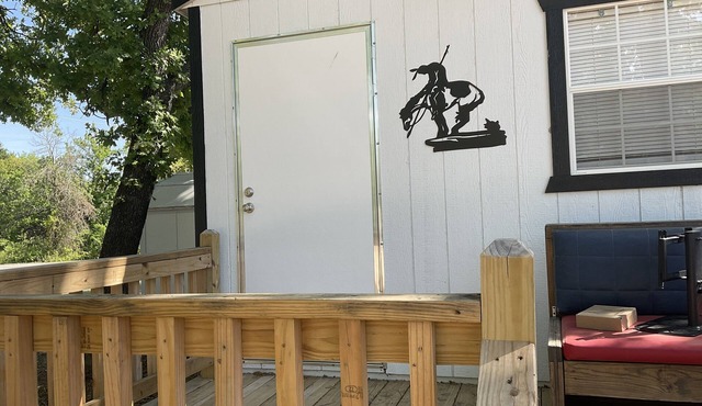 Cabin End of the Trail deco. , nice and quiet under the trees .