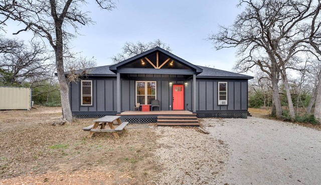 Cabin in the Rural Forest!