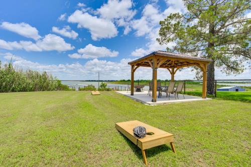 Cabin w/Dock on Hubbard Creek Lake: Pets Welcome!