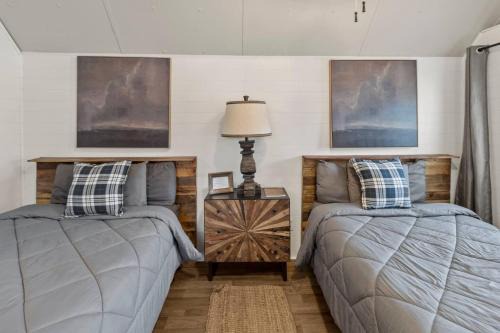 Caddo Lake Cabins- Wyldewood with Kayaks