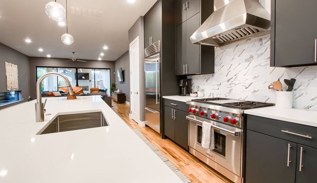 California Vibes in heart of Dallas, heated pool