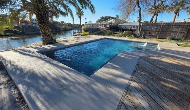 Canal Home with Private Pool! Bring the family & your boat! Beautiful Sunsets
