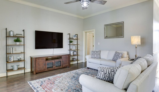 Canalfront Baton Rouge Home w/Patio: 6 Mi to LSU!
