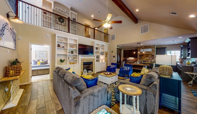 Cape Royale Estate by Lake Livingston with Private Hot Tub, Pool & Marina
