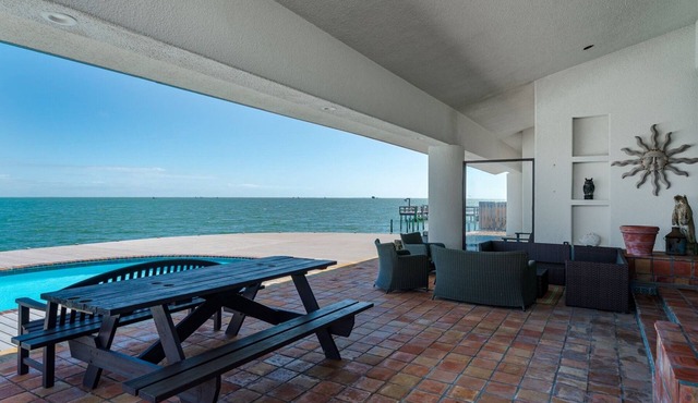 Casa De Playa ~ Paradise Located in Key Allegro!