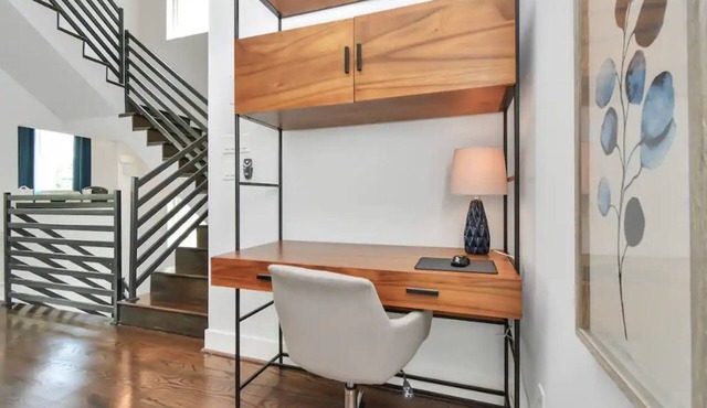 Casa LaBella | Downtown Skyline Views | Sleeps 10