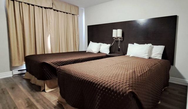 Cedar Lodge Motel in Goderich