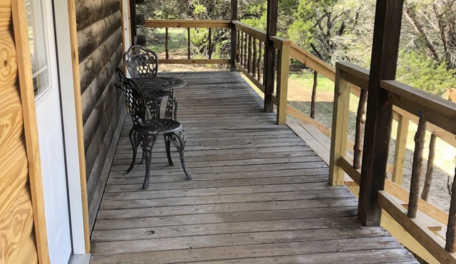 Cedar Vista Log Cabin - Tranquil getaway on 14 acres! Pet Friendly!