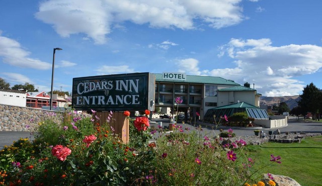 Cedars Inn in Wenatchee