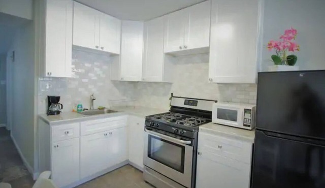 Central & Convenient, Airport-5Min, Anywhere-10Min