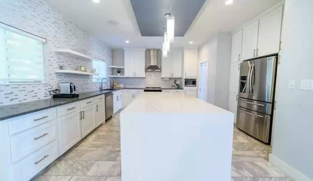 Central Modern Home in DFW Fort Worth Arlington