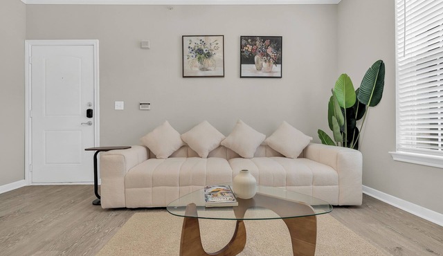 Charming 1BR Near Woodlands Pool & Gym