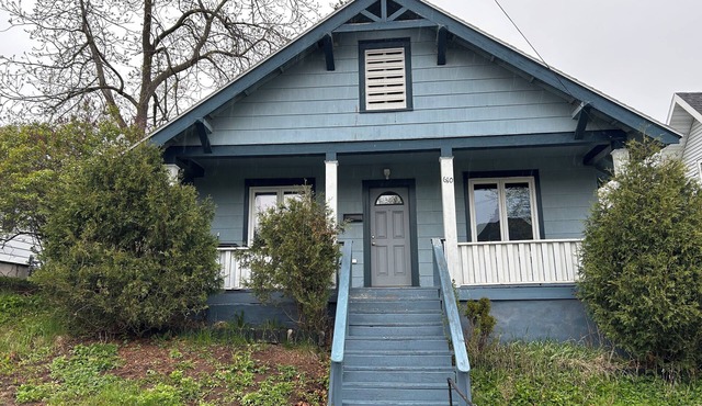 Charming 2-bedroom bungalow near Parks and Hospitals in Duluth