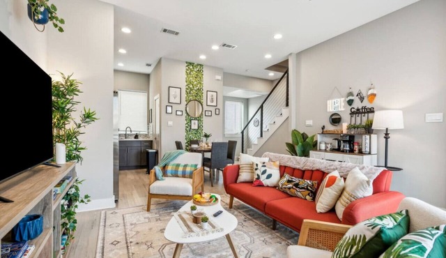 Charming 2BDTownhouse: JOYfull &Magnolia walkable!