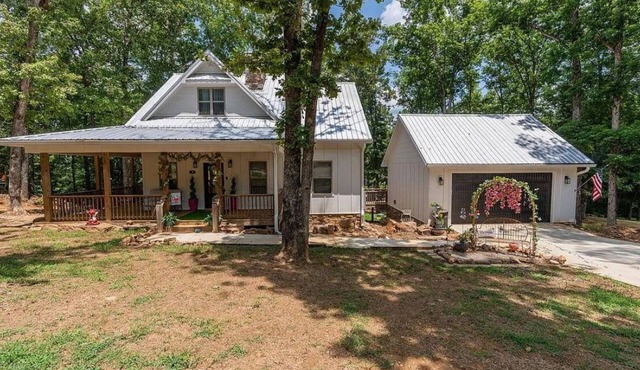 Charming 3-bedroom cottage in peaceful Heber Springs