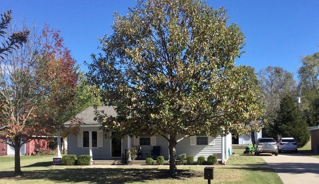 Charming 3-bedroom house . Across the street from a beautiful walking track
