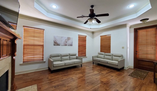 Charming 3-bedroom home with Fast WiFi, AC, and more in Carencro-Upper Lafayette