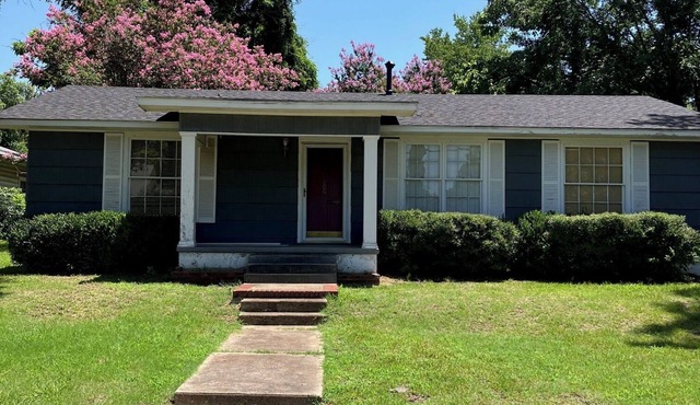 Charming 3-bedroom house in Antlers,Ok ,the deer capital of the world.
