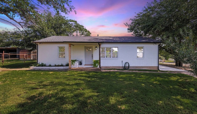 Charming 3-bedroom house in Boyd - newly renovated & close to Ft. Worth!